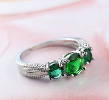 Lady Fashion Platinum Diamond Ring